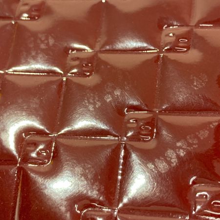  FENDI フェンディ ラウンドファスナー財布 エナメル 8M0024・A05・129・2513 ボルドー