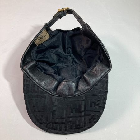  FENDI フェンディ 帽子 キャップ ズッカ柄 ブラック x ゴールド