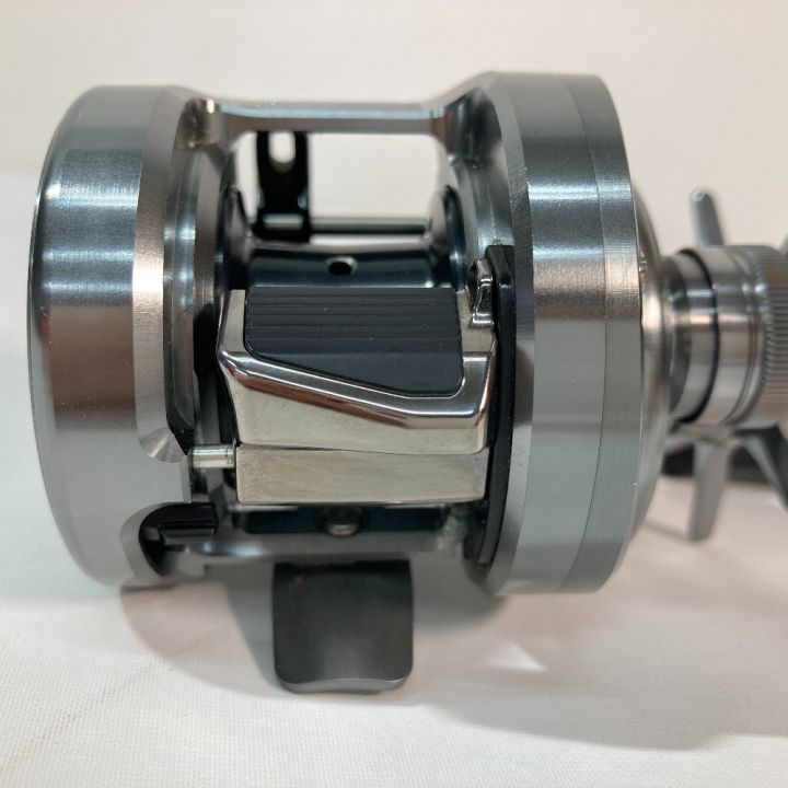 SHIMANO シマノ 20 カルカッタ コンクエスト DC100 右ハンドル 04083 ベイトリール｜中古｜なんでもリサイクルビッグバン