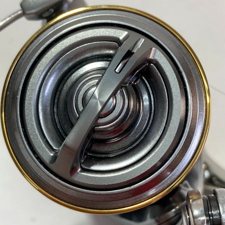  SHIMANO シマノ STELLA 18 ステラ C2000SHG スピニングリール 03799