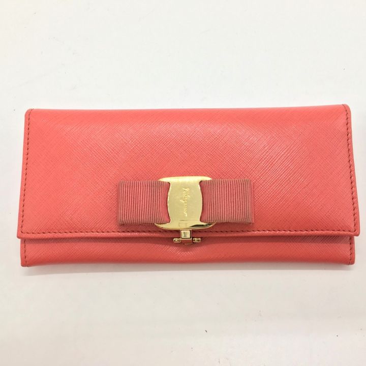 Salvatore Ferragamo サルヴァトーレフェラガモ ヴァラリボン 長財布