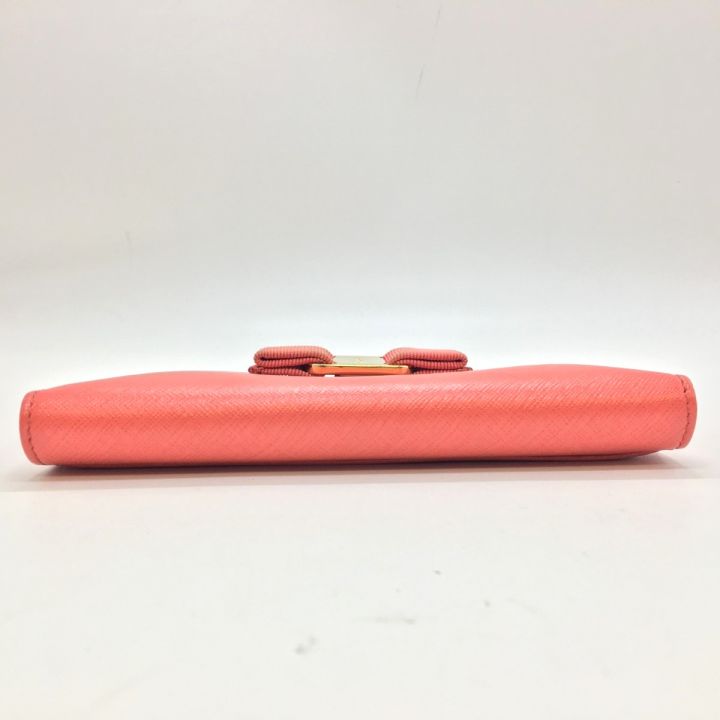 Salvatore Ferragamo サルヴァトーレフェラガモ ヴァラリボン 長財布