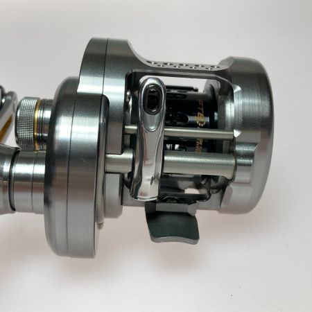  SHIMANO シマノ 17 カルカッタコンクエスト BFS HG 右 03675 ベイトリール 209