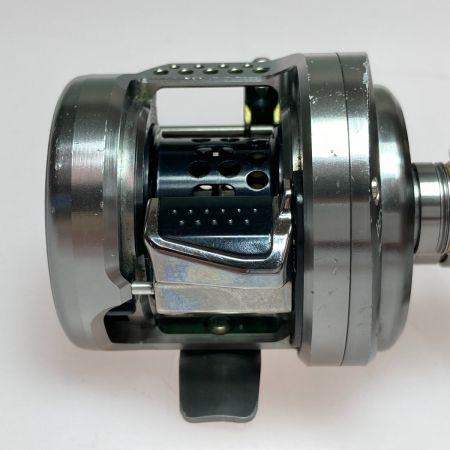 SHIMANO シマノ 17 カルカッタコンクエスト BFS HG 右 03675 ベイトリール