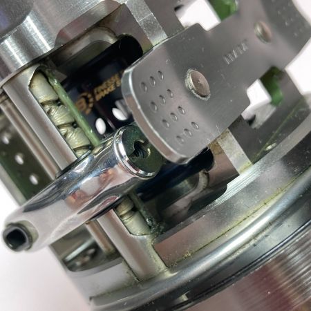 SHIMANO シマノ 17 カルカッタコンクエスト BFS HG 右 03675 ベイトリール