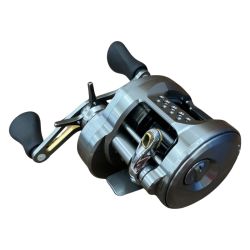 σσ SHIMANO シマノ SHIMANO 23カルカッタコンクエストＢＦＳ ＸＧＲ 箱有り Aランク