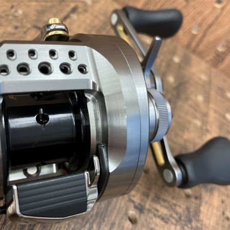 σσ SHIMANO シマノ SHIMANO 23カルカッタコンクエストＢＦＳ ＸＧＲ 箱有り