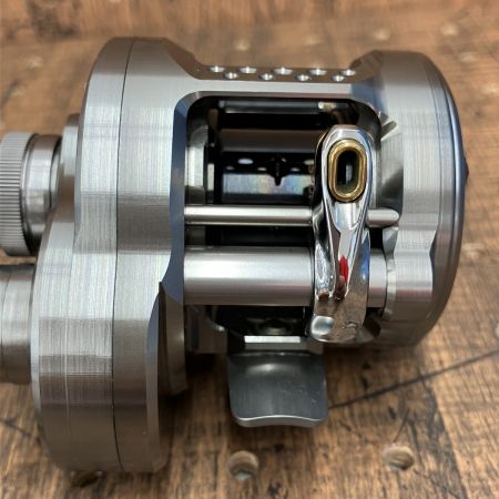 σσ SHIMANO シマノ SHIMANO 23カルカッタコンクエストＢＦＳ ＸＧＲ 箱有り