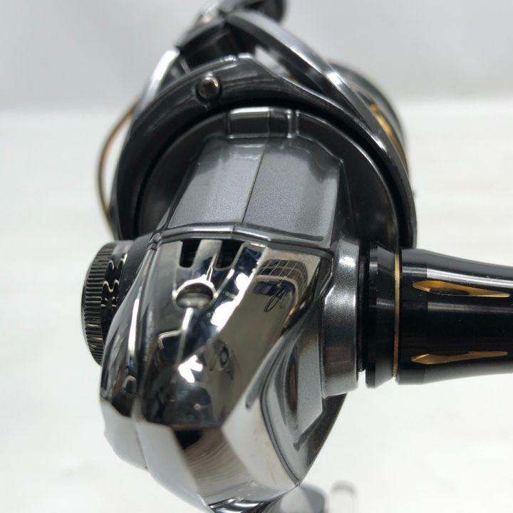 SHIMANO Vanquish C3000HG スピニングリール