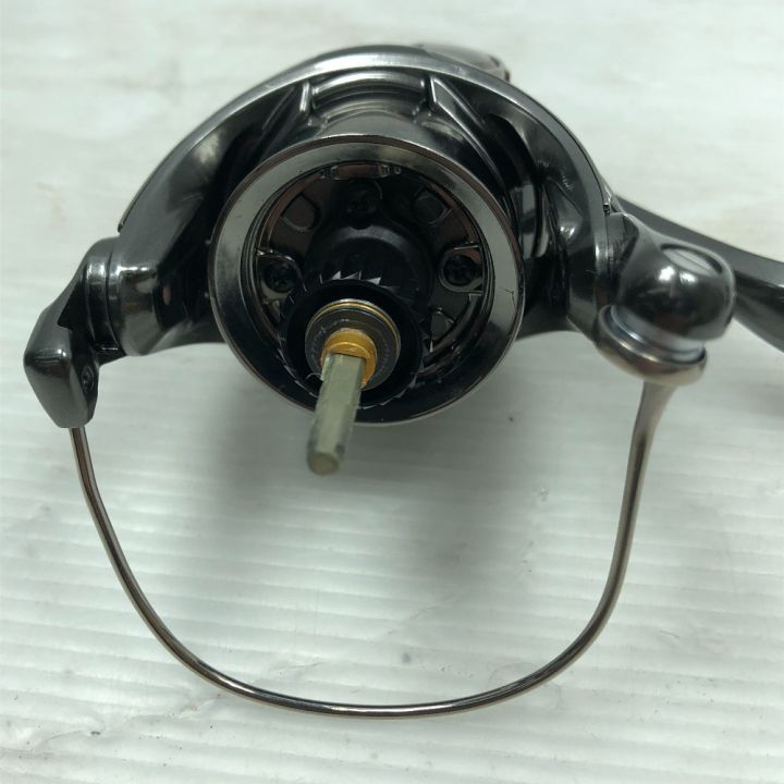 SHIMANO シマノ TWIN POWER ツインパワー C3000MHG スピニングリール