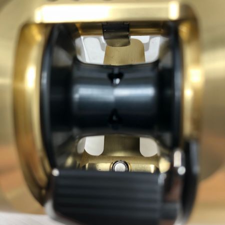  SHIMANO シマノ ベイトリール CALCUTTA CONQUEST 21カルカッタコンクエスト 200HG RIGHT