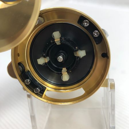  SHIMANO シマノ ベイトリール CALCUTTA CONQUEST 21カルカッタコンクエスト 200HG RIGHT