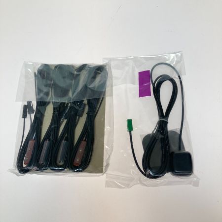  Pioneer パイオニア カロッツェリア 楽ナビ カーナビ 7V型 AVIC-RW812-D 607