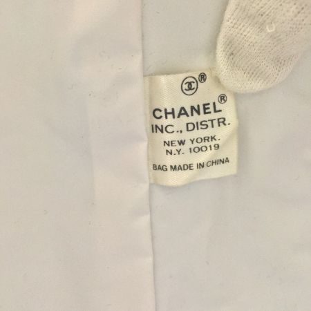  CHANEL シャネル ショルダーバッグ  　ロゴプリント　ノベルティ巾着ショルダー ブラック