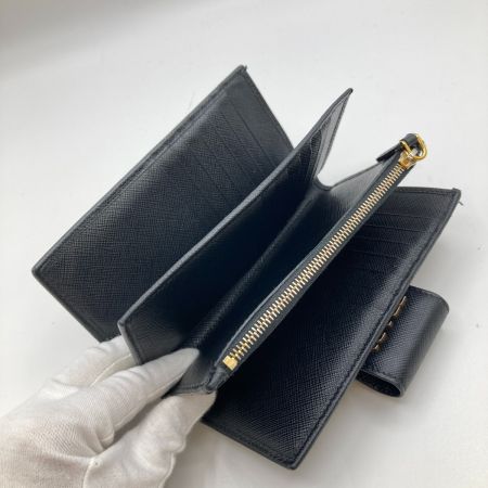  PRADA プラダ サフィアーノ メタル 財布 2つ折り財布 レディース 1ML005 ブラック