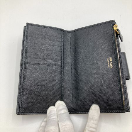  PRADA プラダ サフィアーノ メタル 財布 2つ折り財布 レディース 1ML005 ブラック