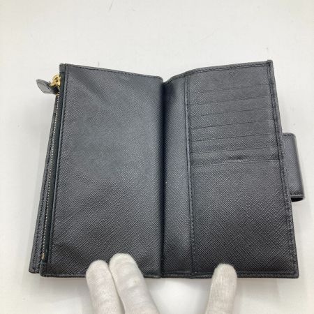  PRADA プラダ サフィアーノ メタル 財布 2つ折り財布 レディース 1ML005 ブラック