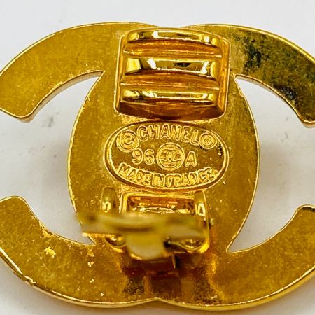  CHANEL シャネル ココマーク 96A イヤリング ターンロック ゴールド 箱付