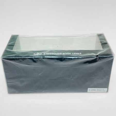   ヤリスクロス ミニカー 1/30スケール 070 ホワイトパール クリスタルシャイン