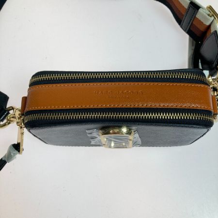  MARC JACOBS マークジェイコブス The Snapshot ザ スナップショット クロスボディバッグ M0012007042 ブラウン x ブラウン