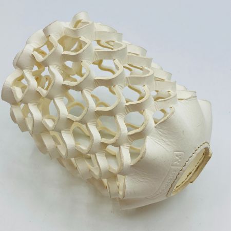  Habit Leather キヌガサシェード ホワイト 型崩れ有