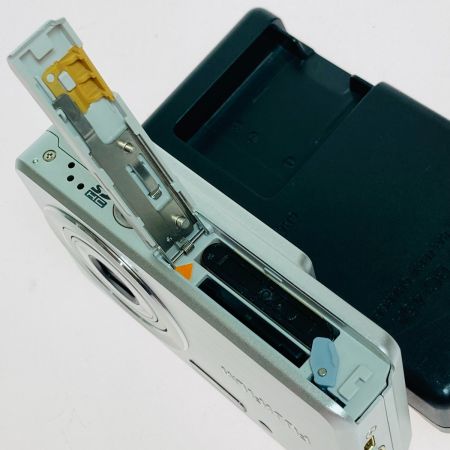  FUJIFILM フジフィルム FinePix J10 コンパクトデジタルカメラ