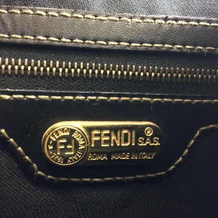  FENDI フェンディ  ペカン柄 Pvcレザー　リュック 劣化あり