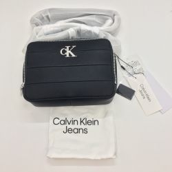 ◎◎ Calvin Klein カルバンクライン ブラック モノグラム ランチカメラバッグ ブラック Sランク