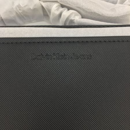  Calvin Klein カルバンクライン ブラック モノグラム ランチカメラバッグ ブラック