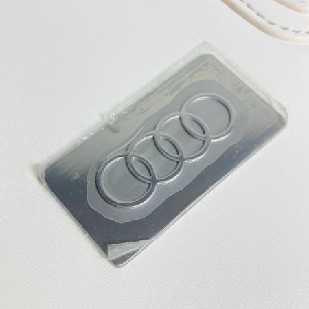  AUDI アウディ シューズケース ホワイト JP21029