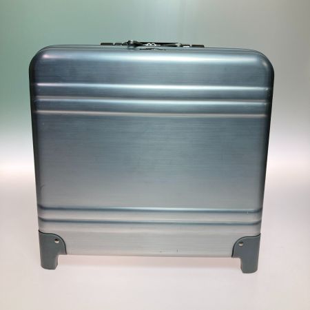  ZERO HALLIBURTON ゼロハリバートン キャリーバッグ TSAロック シルバー 鍵なし・ナンバーキー不明