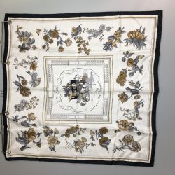 ◎◎ HERMES エルメス ヴィンテージ スカーフ カレ90 Quai Aux Fleurs 花咲く海岸通り 花 蝶 馬車 シルク100%  ホワイト Bランク