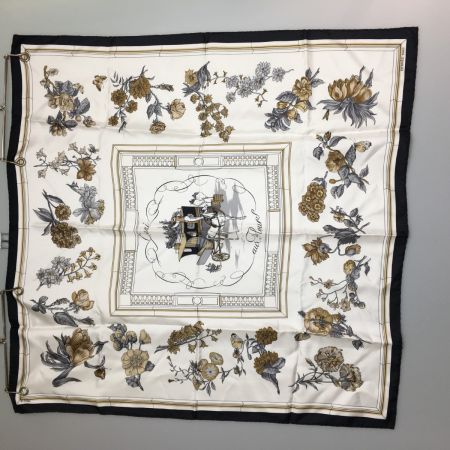  HERMES エルメス ヴィンテージ スカーフ カレ90 Quai Aux Fleurs 花咲く海岸通り 花 蝶 馬車 シルク100%  ホワイト