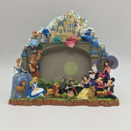 ディズニー フォトフレーム  キャラクター集合 シンデレラ城 ミッキーの腕欠けあり