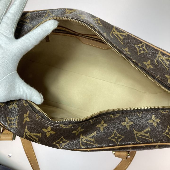 LOUIS VUITTON ルイヴィトン モノグラム シテGM ショルダーバッグ