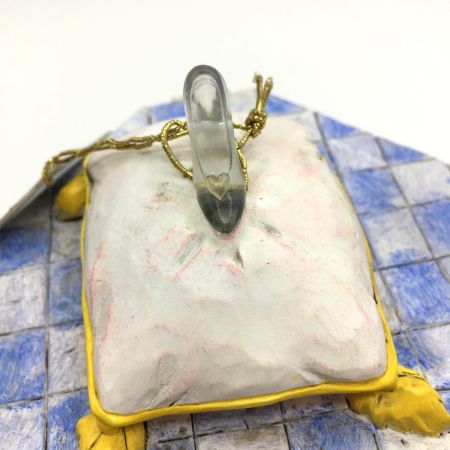   エネスコ ディズニートラディション　シンデレラ　ガラスの靴 ジュエルボックススタチュー