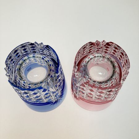   カガミクリスタル 江戸切子 ペアロックグラス＜幕襞に四角籠目＞ 赤 x 青