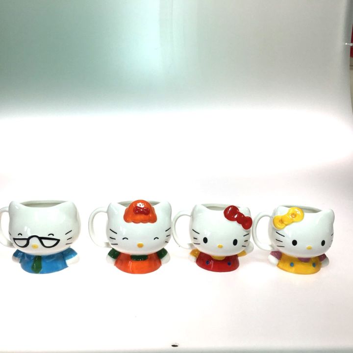 新品未使用　2013年製　計量カップ　ハローキティ　レア 非売品 ハローキティ Hello kittyマグカップセット 箱入り 森永製菓