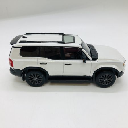   1/30 色見本 ミニカー 【店頭展示用】 LAND CRUISER ランドクルーザー プラチナホワイトパールマイカ