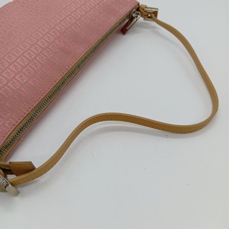  FENDI フェンディ ズッキーノ アクセサリーポーチ ハンドバッグ ピンク 内部ヨゴレ・ハガレ有
