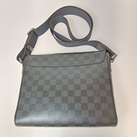  LOUIS VUITTON ルイヴィトン ダミエ グラフィット ディストリクトPM NM ショルダーバッグ N41028 ブラック