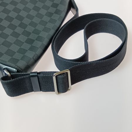  LOUIS VUITTON ルイヴィトン ダミエ グラフィット ディストリクトPM NM ショルダーバッグ N41028 ブラック