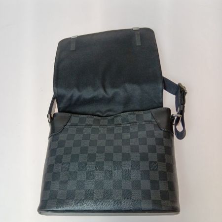  LOUIS VUITTON ルイヴィトン ダミエ グラフィット ディストリクトPM NM ショルダーバッグ N41028 ブラック