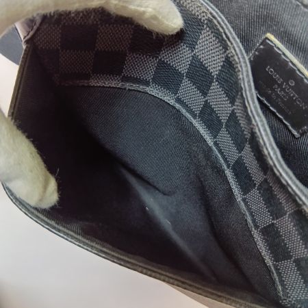  LOUIS VUITTON ルイヴィトン ダミエ グラフィット ディストリクトPM NM ショルダーバッグ N41028 ブラック