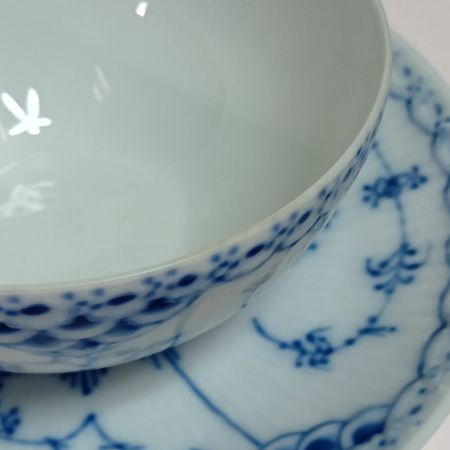  ROYAL COPENHAGEN ロイヤル・コペンハーゲン ブルーフルーテッド ハーフレース ティーカップ&ソーサー 220ml 2客セット