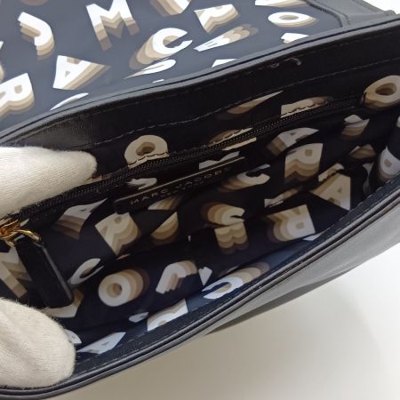  MARC JACOBS マークジェイコブス ショルダーバッグ 斜め掛けバッグ M0016396 ブラック
