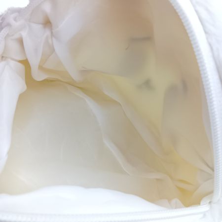   ちいかわ x シナモンロール ポーチ