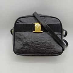  Salvatore Ferragamo サルヴァトーレフェラガモ ヴァラリボン・ショルダーバッグ D21 3096 ブラック Bランク