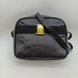 ◎◎ Salvatore Ferragamo サルヴァトーレフェラガモ ヴァラリボン・ショルダーバッグ D21 3096 ブラック Bランク