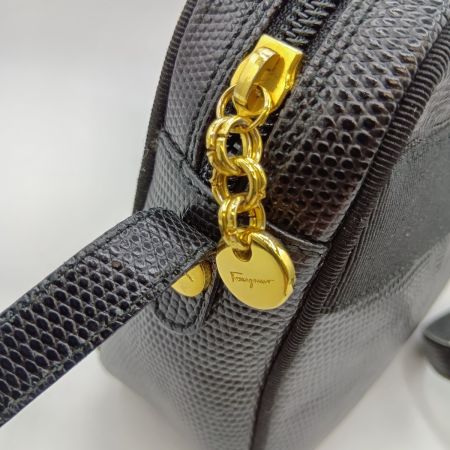  Salvatore Ferragamo サルヴァトーレフェラガモ ヴァラリボン・ショルダーバッグ D21 3096 ブラック